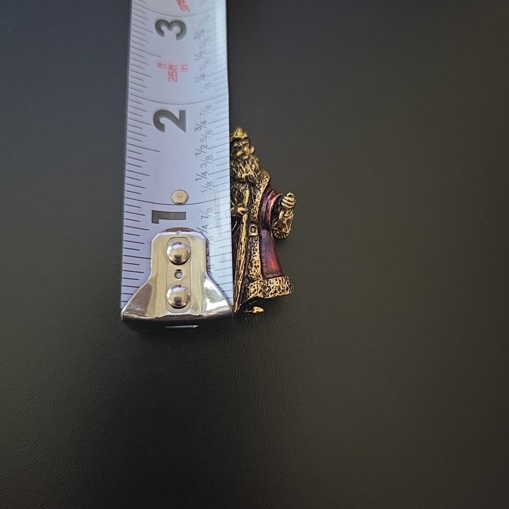 Vintage Santa Claus Brooch Pin - Red Robe w/ Toys & Swinging Latern-Made In USA - Picture 6 of 7